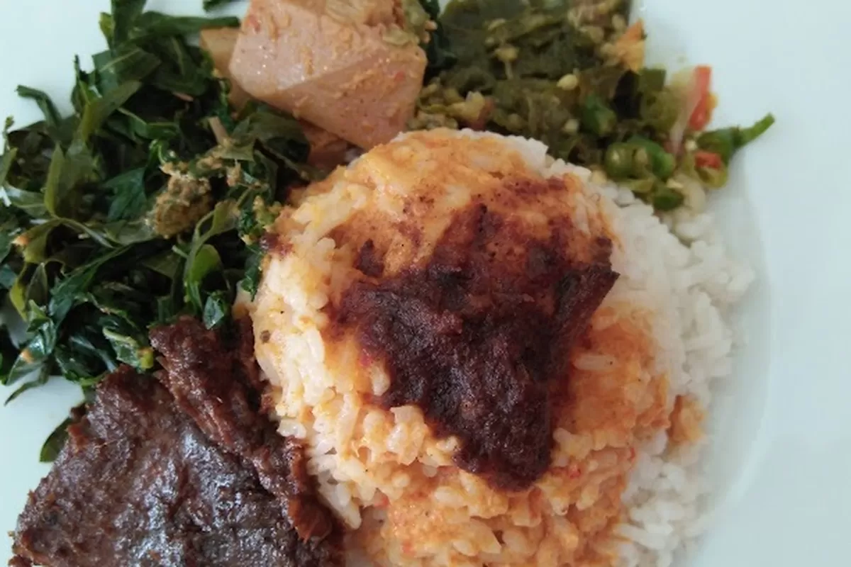 Nikmati Kelezatan Padang di Jantung Cilacap